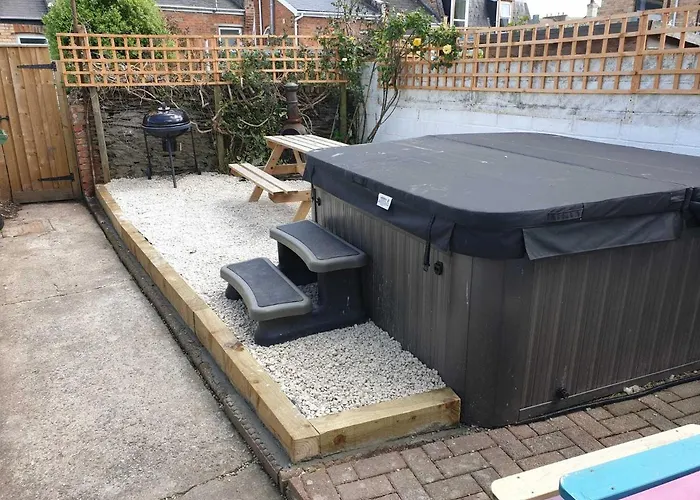 Belmont Villa - 4 Bed - Hot Tub Additional Cost - Sleeps 10-Tjs22Bv