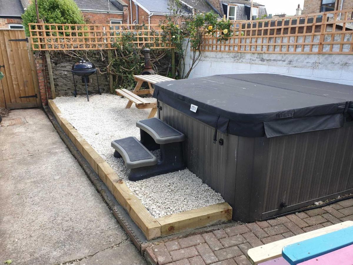 Holiday home Belmont - 4 Bed - Hot Tub Additional Cost - Sleeps 10-tjs22bv Ilfracombe