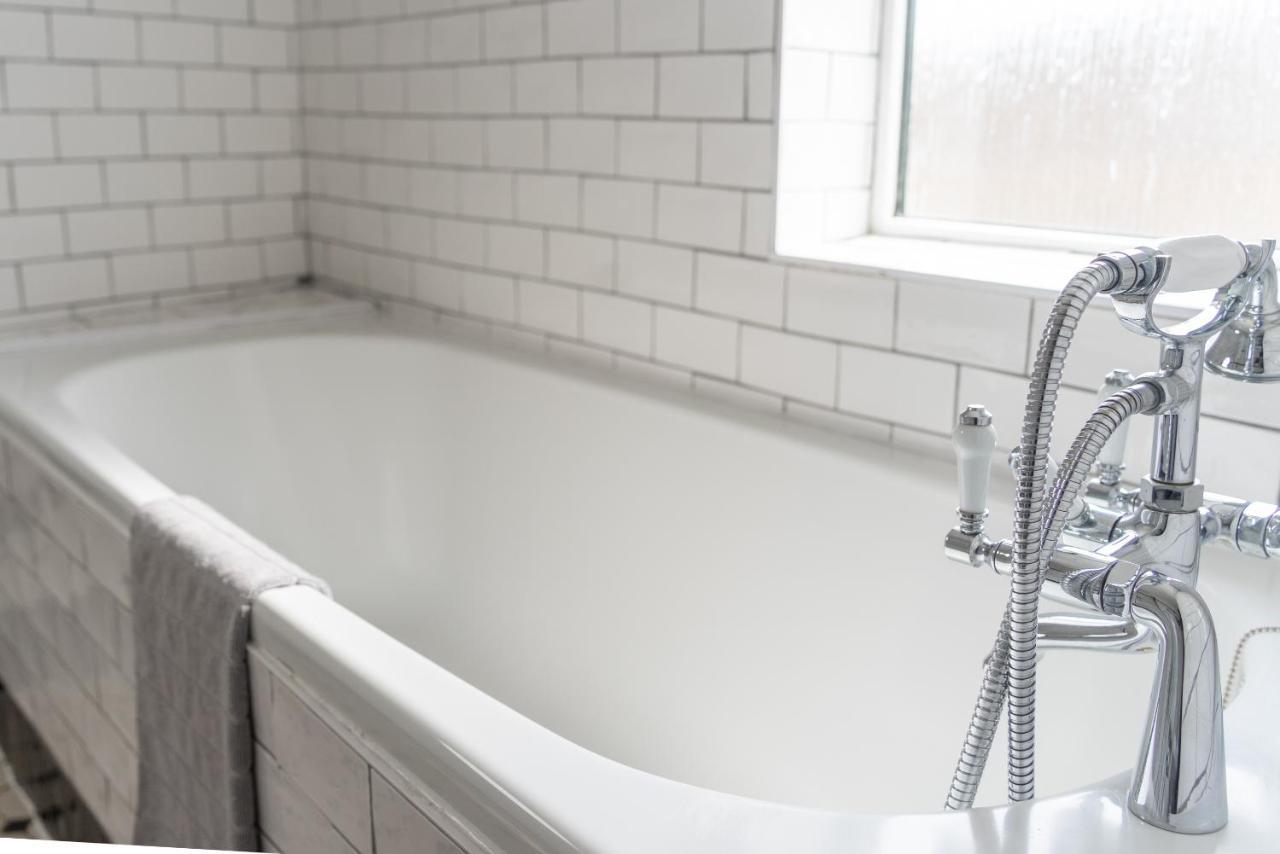 Belmont - 4 Bed - Hot Tub Additional Cost - Sleeps 10-tjs22bv Holiday home *