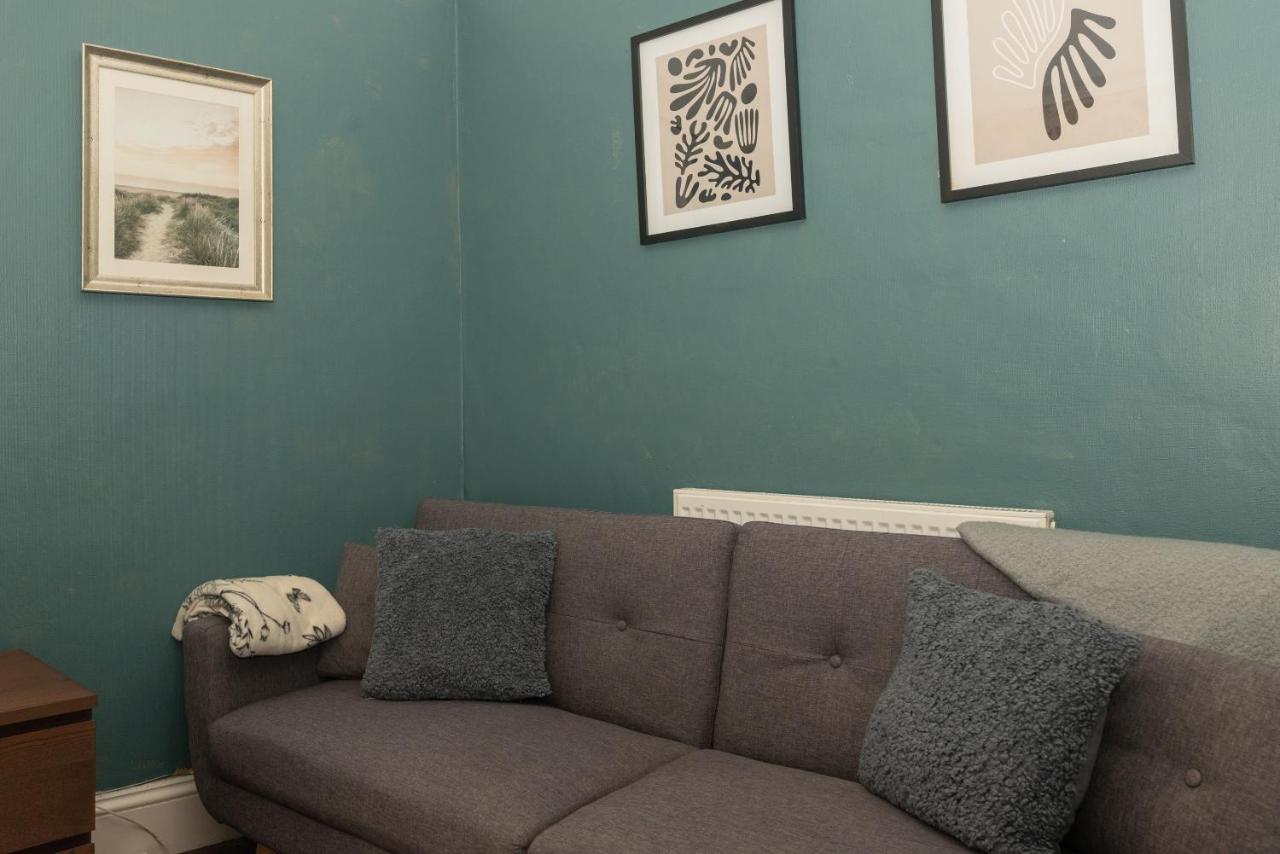 Belmont - 4 Bed - Hot Tub Additional Cost - Sleeps 10-tjs22bv Holiday home *
