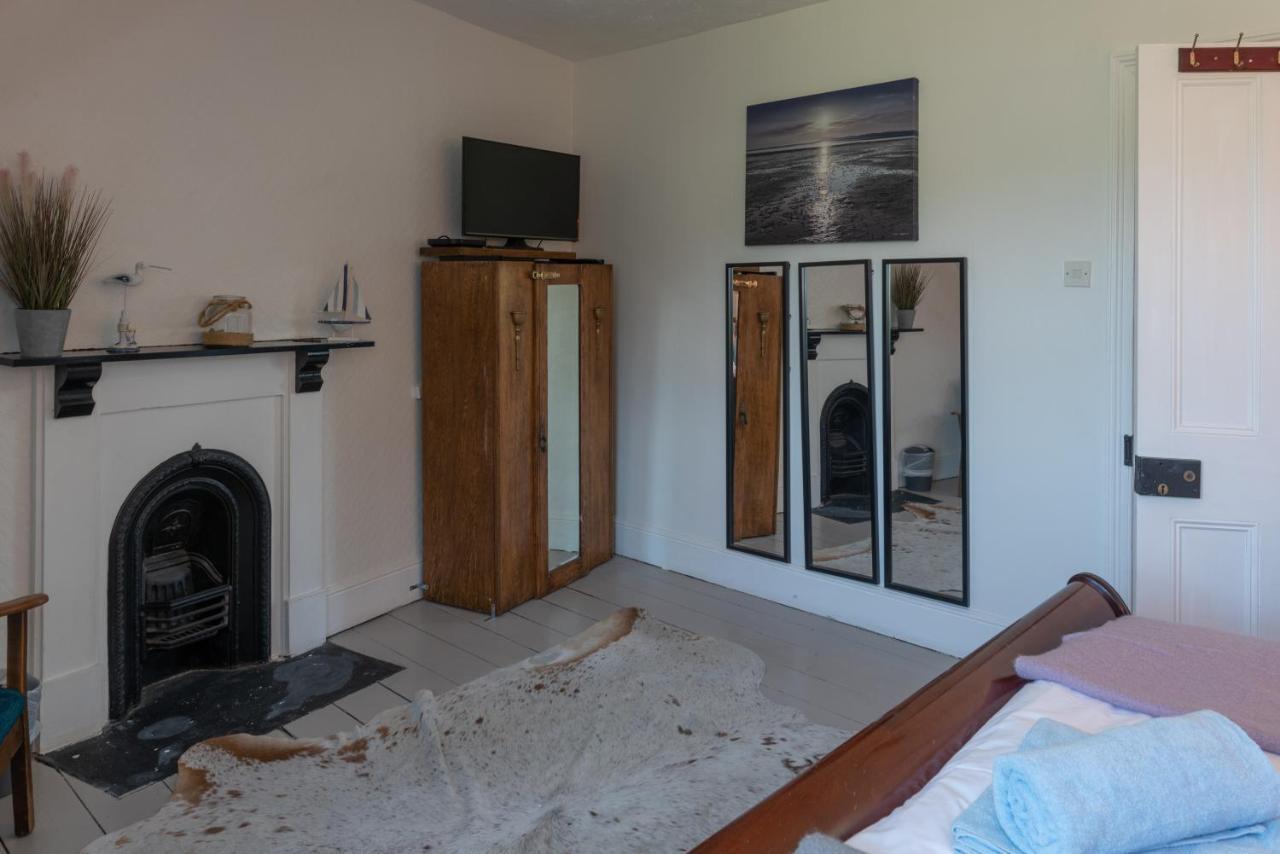 Belmont - 4 Bed - Hot Tub Additional Cost - Sleeps 10-tjs22bv