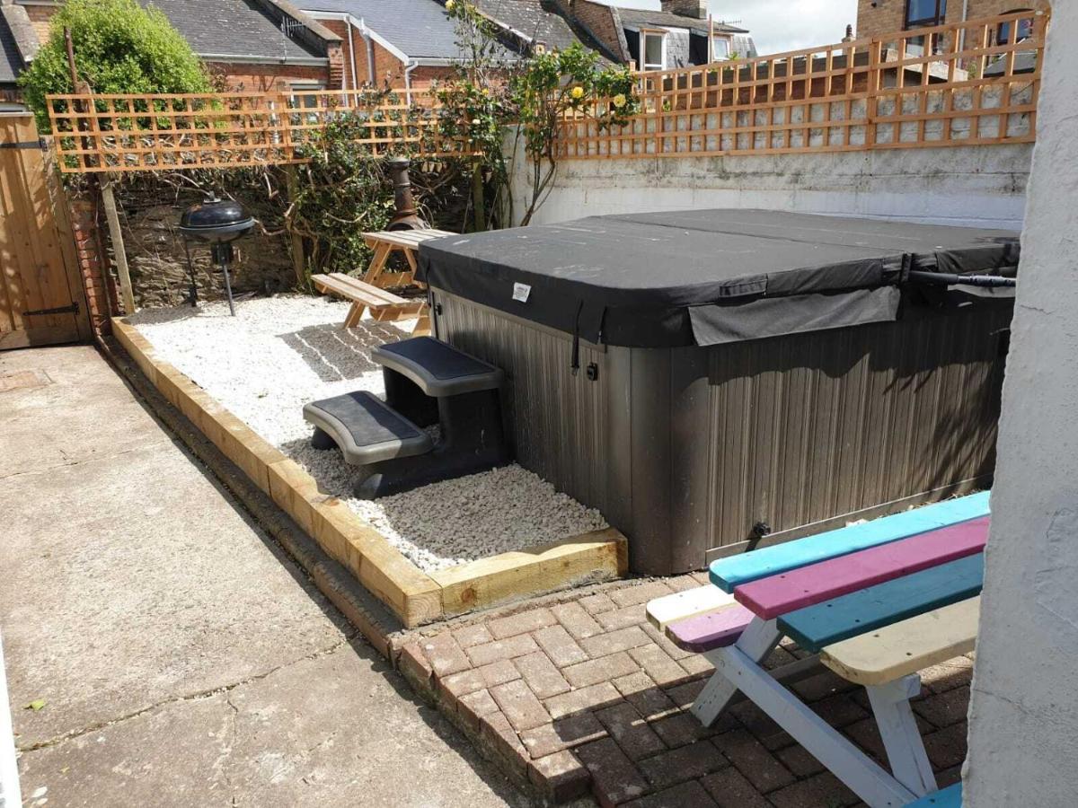 Holiday home Belmont - 4 Bed - Hot Tub Additional Cost - Sleeps 10-tjs22bv