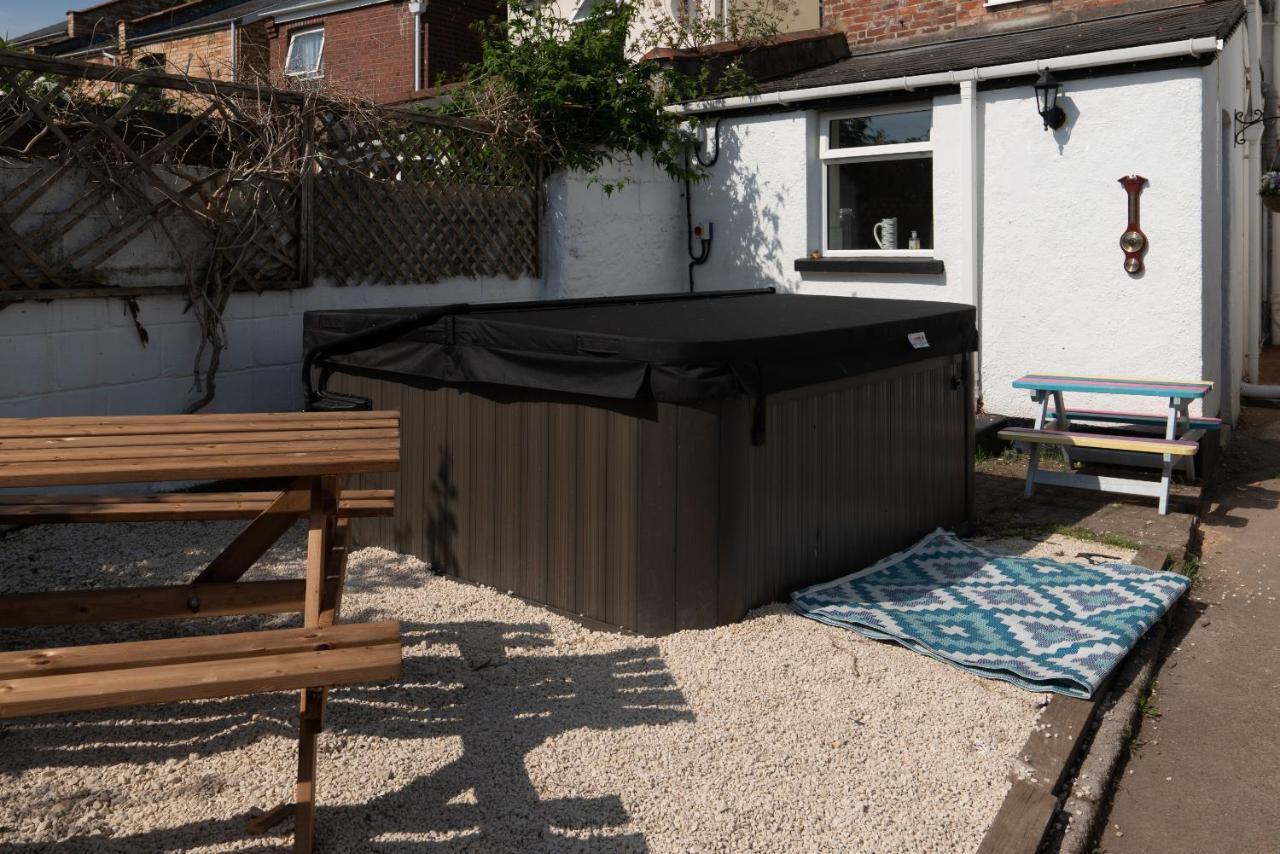 Holiday home Belmont - 4 Bed - Hot Tub Additional Cost - Sleeps 10-tjs22bv *