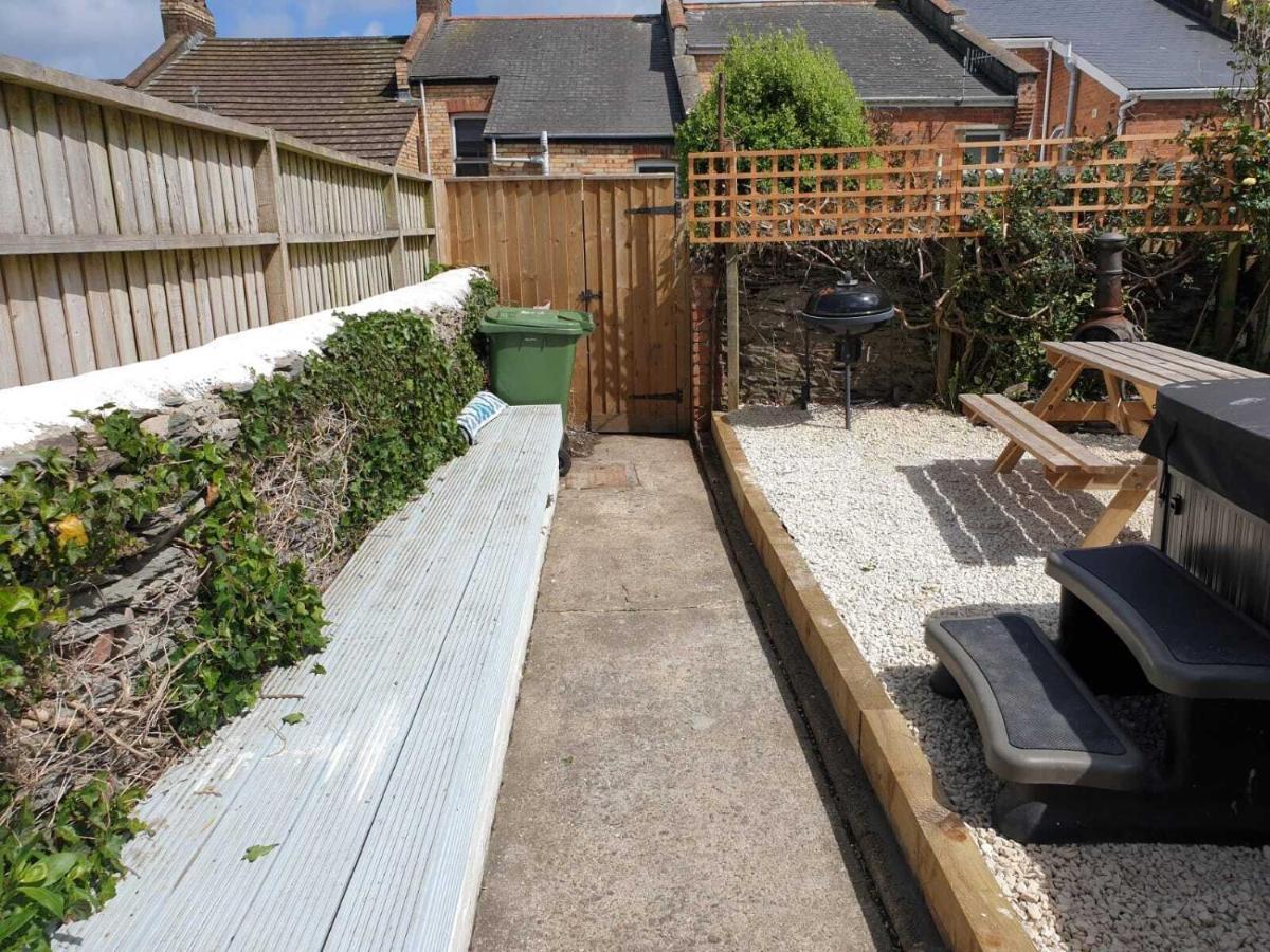 Holiday home Belmont - 4 Bed - Hot Tub Additional Cost - Sleeps 10-tjs22bv Ilfracombe